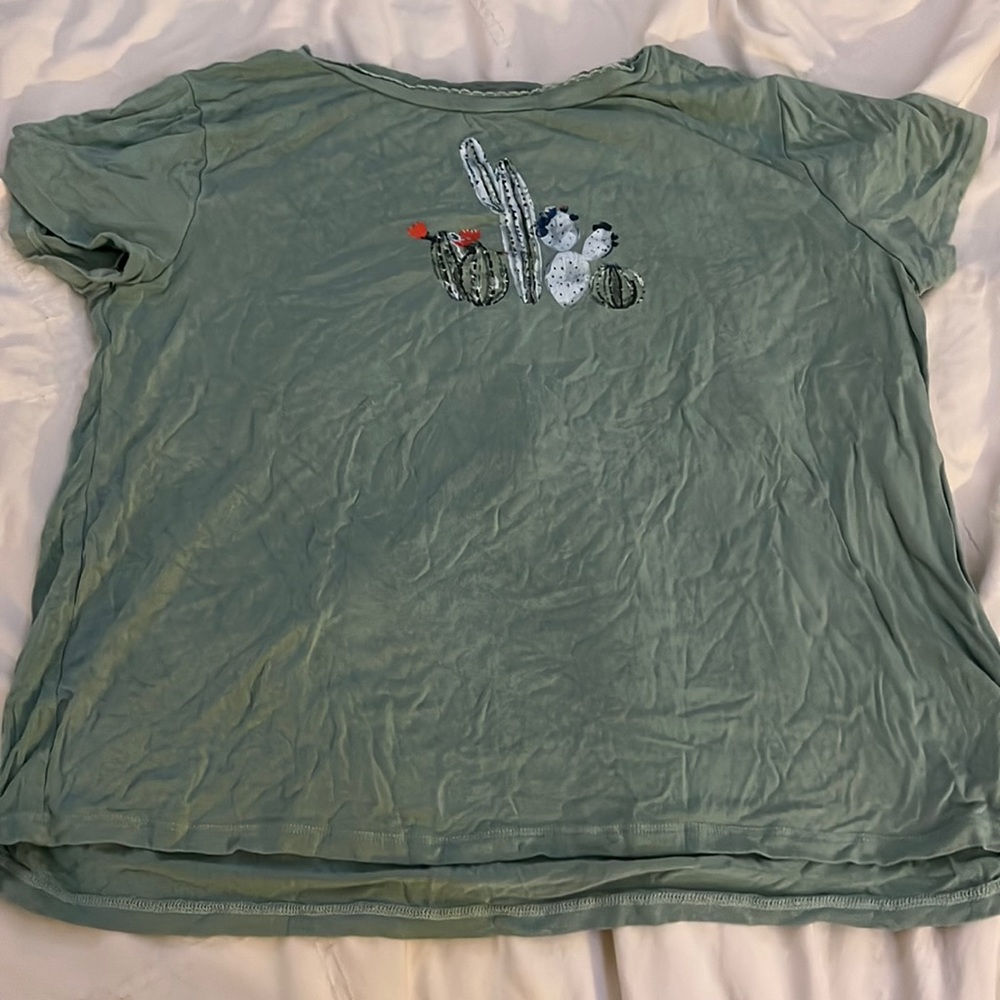 sage green copper key short sleeve shirt XL girl